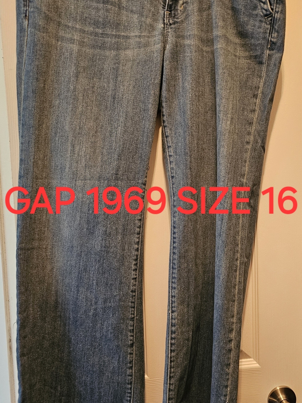 GAP 1969 Women's Flare Jeans in Medium Blue Wash